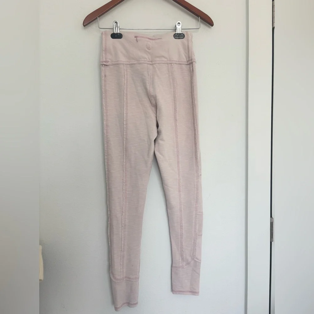 FREE PEOPLE MOVEMENT MUTED PINK BOHEMIAN STYLE LEGGING PANTS SZ SMALL - Picture 8 of 10